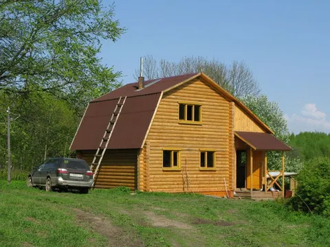 Большой двухэтажный гостевой дом, вид снаружи