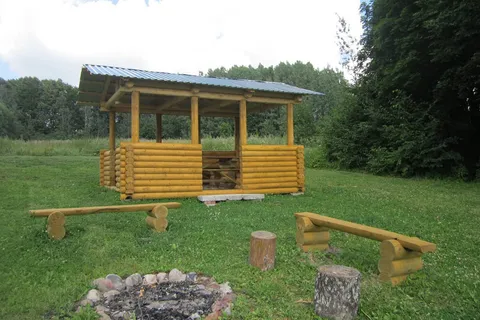 Беседка для отдыха на базе Логи